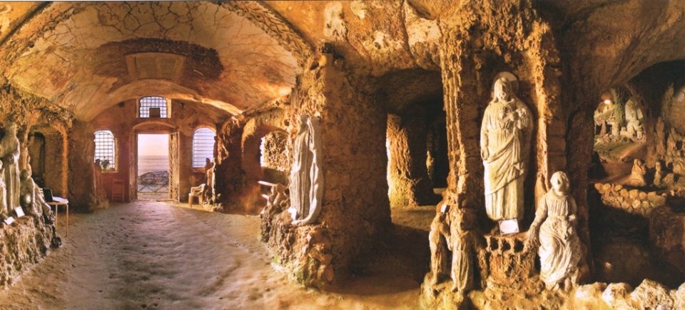 Piedigrottas baznīca - Pizzo | Secret World Trip Planner