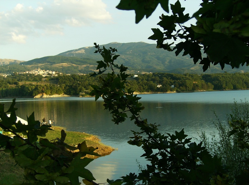 პერტუსილოს ტბა - Lago del Pertusillo | Secret World Trip Planner