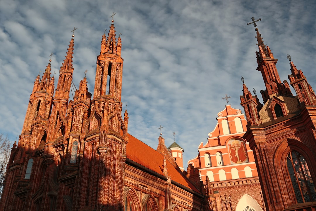 Santa Anna i Bernardine Església de Complex a Vílnius - Vilnius | Secret World Trip Planner