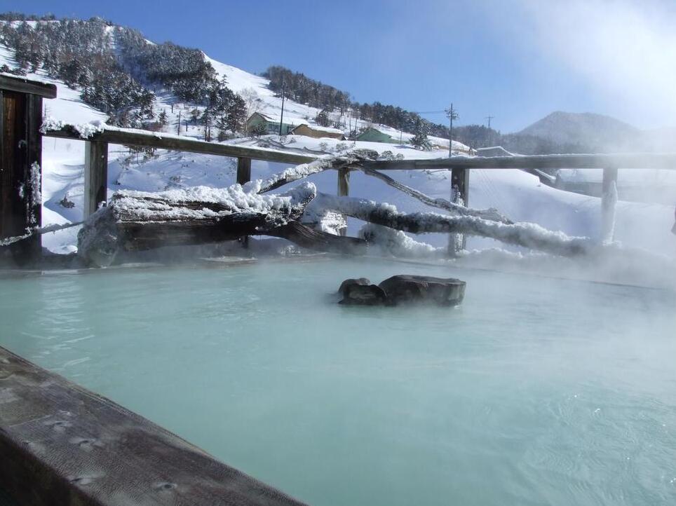 Manza Onsen: una città termale sul Monte Shirane — Tsumagoi