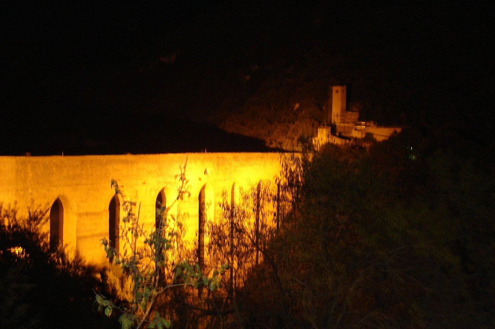 Pont des deux tours - Spoleto | Secret World Trip Planner