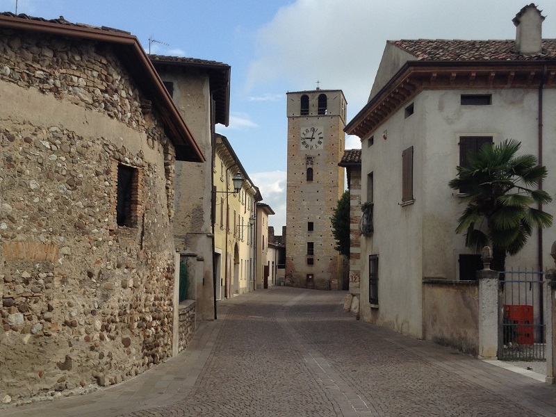 Кастеларо Лагусело - Castellaro Lagusello | Secret World Trip Planner