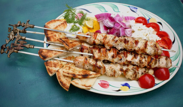 Suvlaki - Maratona | Secret World Trip Planner