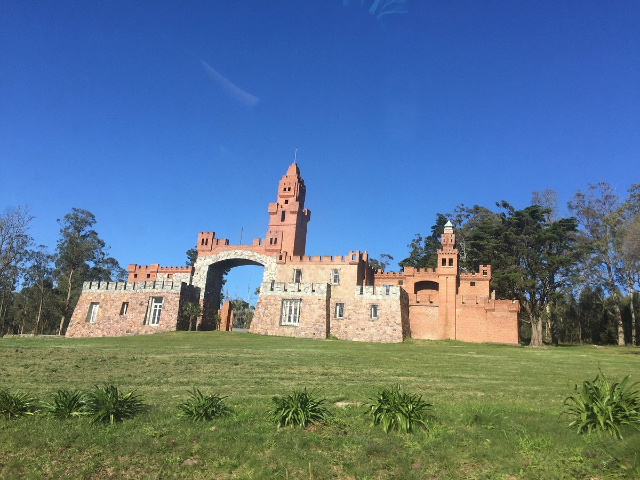 Castello Pittamiglio - Estación Las Flores | Secret World Trip Planner