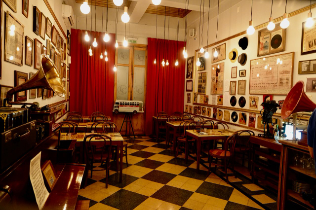 LA CUMPARSITA Dinner & Tango Show. — Montevideo