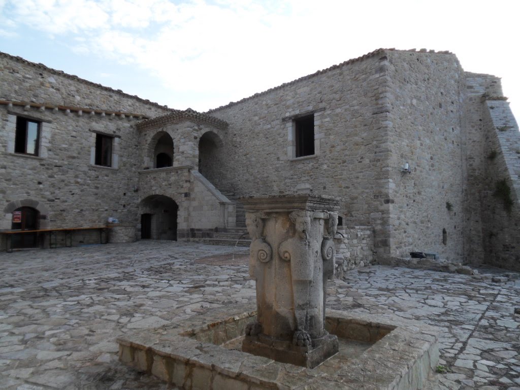Istana Civitacampomarano - Civitacampomarano | Secret World Trip Planner