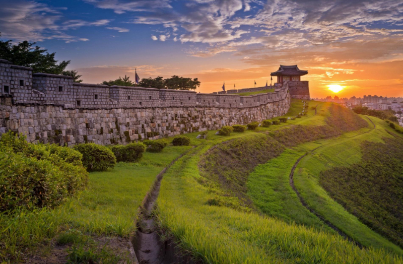 ફોર્ટ્રેસ પસંદ કરો - Suwon | Secret World Trip Planner