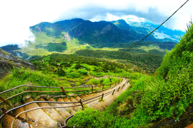 Adam's Peak - Sri Pada | Secret World Trip Planner