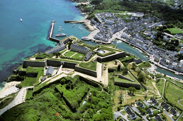Fort Frederick - Trincomalee | Secret World Trip Planner