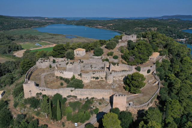 Vonitsa: the castle of eight masters - Vonitsa | Secret World Trip Planner
