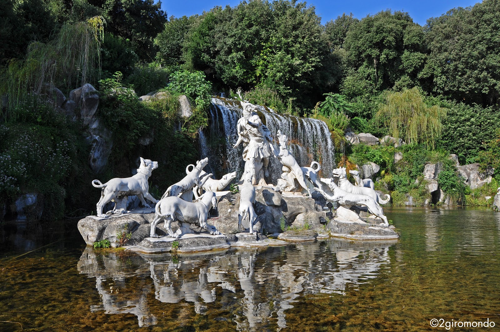 Lind Diana Og Aktaeon og foss - Caserta | Secret World Trip Planner