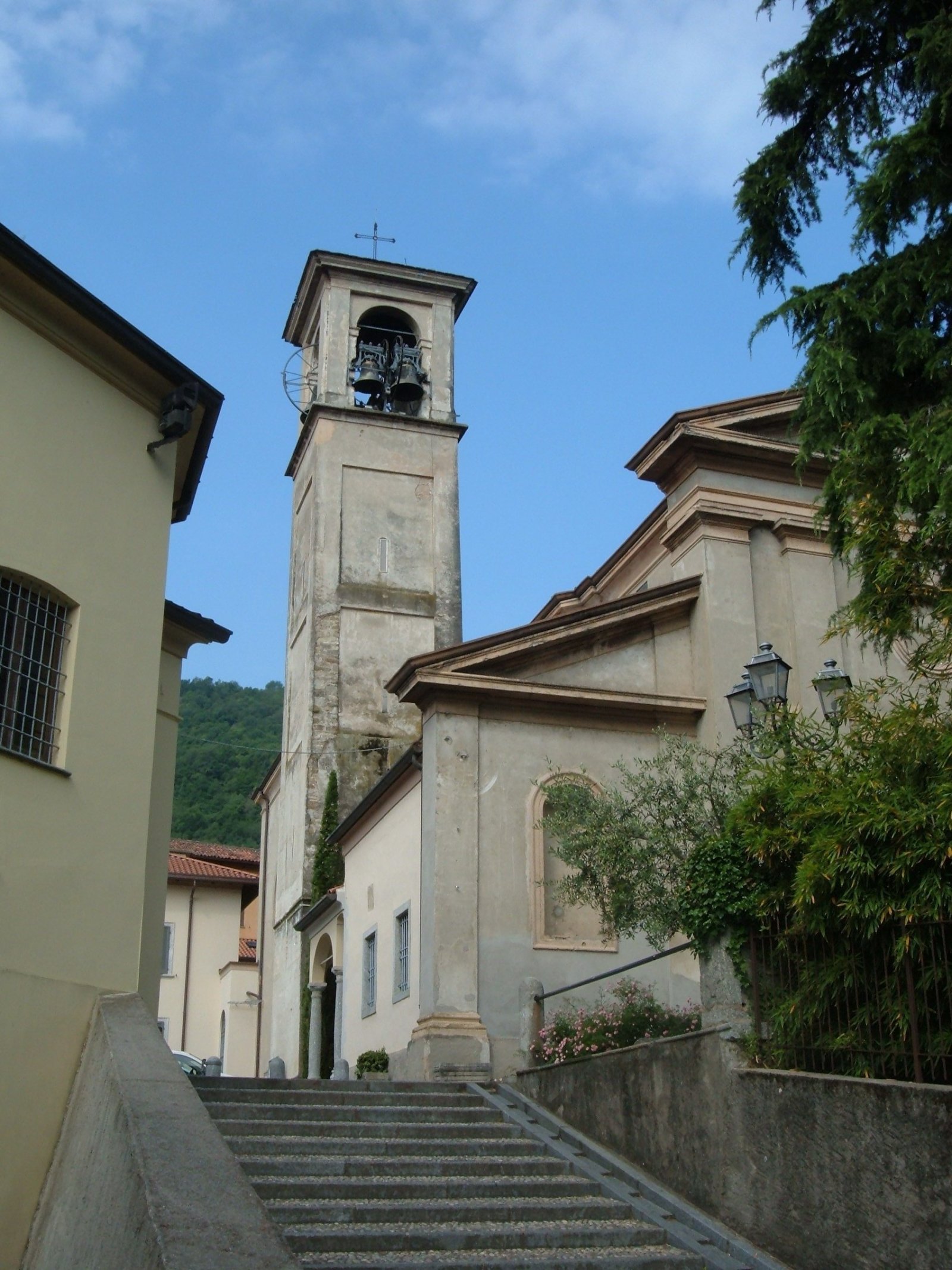 Biserica Sf. - Garlate | Secret World Trip Planner