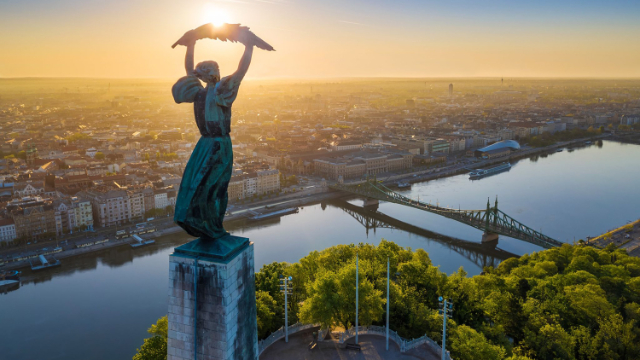 Статуя Свободи - Budapest | Secret World Trip Planner