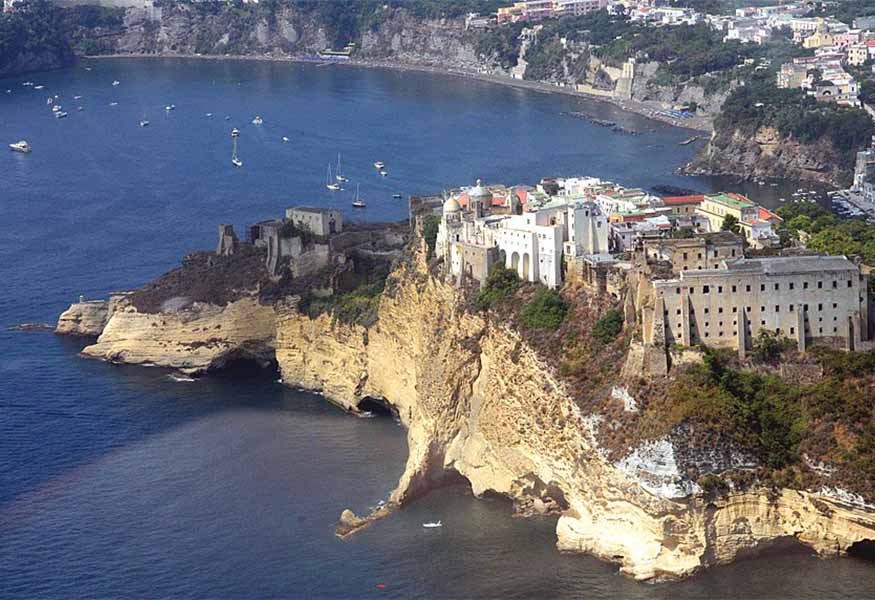 팔라초 다발로스 - Procida | Secret World Trip Planner