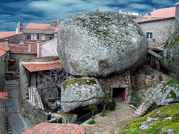 Monsanto, un des villages les plus typiques du Portugal — Monsanto