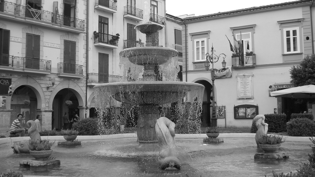 Cava de Tirreni : la fontaine aux dauphins - Cava de' Tirreni | Secret World Trip Planner