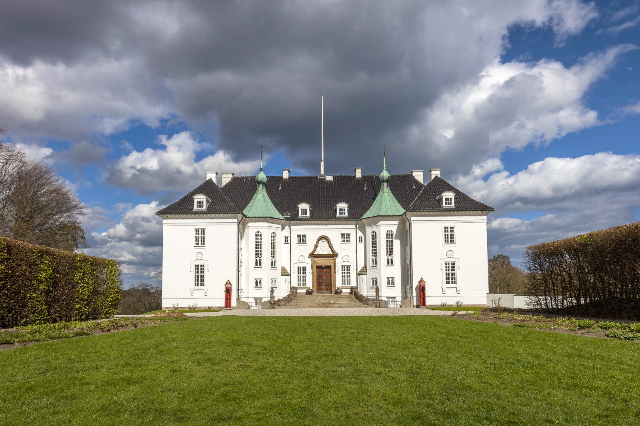 Marselisborg Slot și doamna Tilly - Aarhus | Secret World Trip Planner