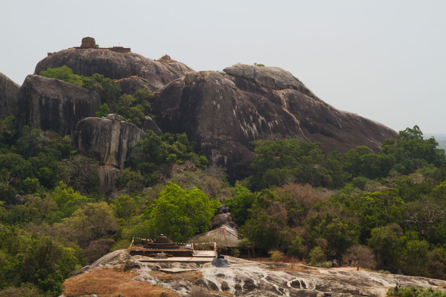 Kudumbigala kloster - Okanda | Secret World Trip Planner