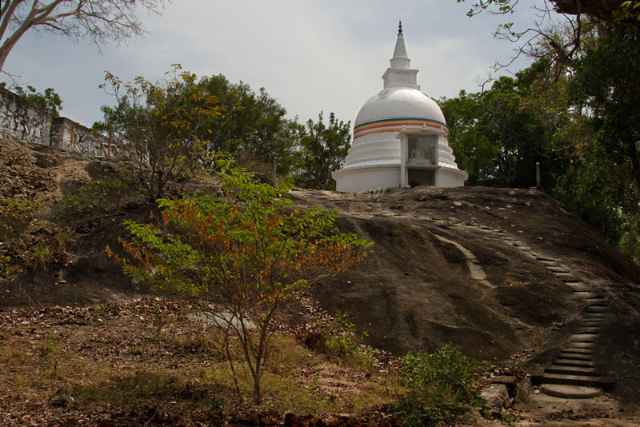 Kudumbigala kloster - Okanda | Secret World Trip Planner