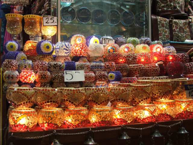 bazaar mór - Piazza Beyazit | Secret World Trip Planner