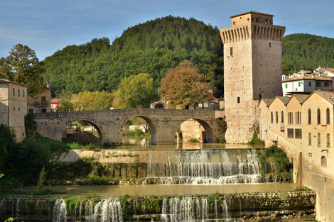El pont de Fermignano - Echallod | Secret World Trip Planner