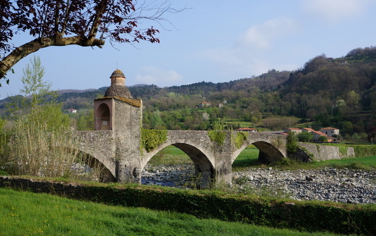 Bridge kanggo Chiosi - Pontremoli | Secret World Trip Planner
