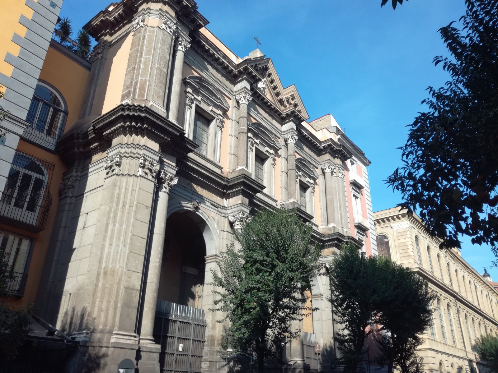 Mga negosyo - Napoli | Secret World Trip Planner