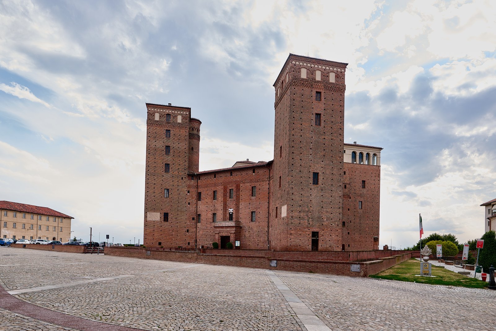 Castelo de Fossano - Fossano | Secret World Trip Planner