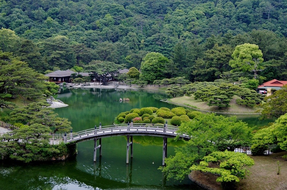 Ritsurin Koen is a landscape garden in Takamatsu City - Takamatsu-shi | Secret World Trip Planner