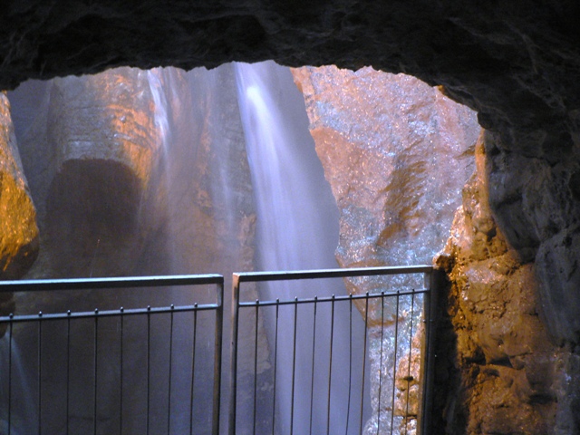 డెల్ - Cologna | Secret World Trip Planner