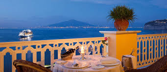 ಸೂಟ್ ಕರುಸೊ ಆಲ್'ಎಕ್ಸೆಲ್ಸಿಯರ್ ವಿಟ್ಟೋರಿಯಾ - Sorrento | Secret World Trip Planner
