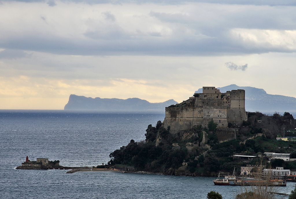 Castelo Aragonés de Baia - Bacoli - Bacoli | Secret World Trip Planner