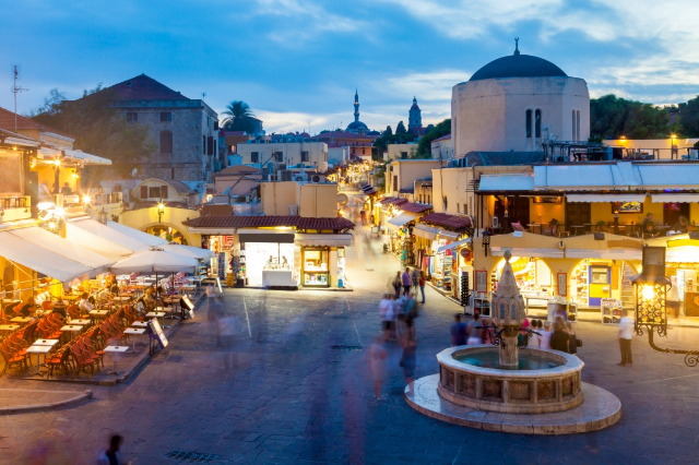 Piazza Ippocrate - Rodos | Secret World Trip Planner