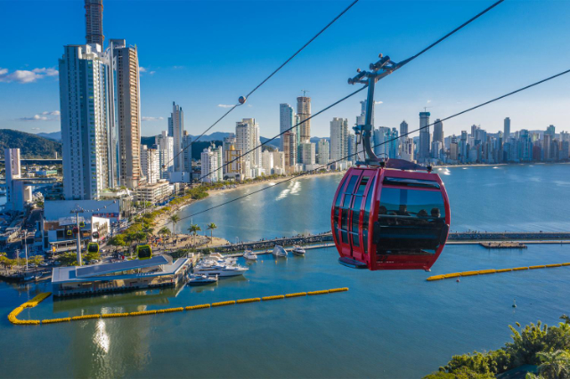 Unipraias Park svævebane - Balneário Camboriú - SC | Secret World Trip Planner