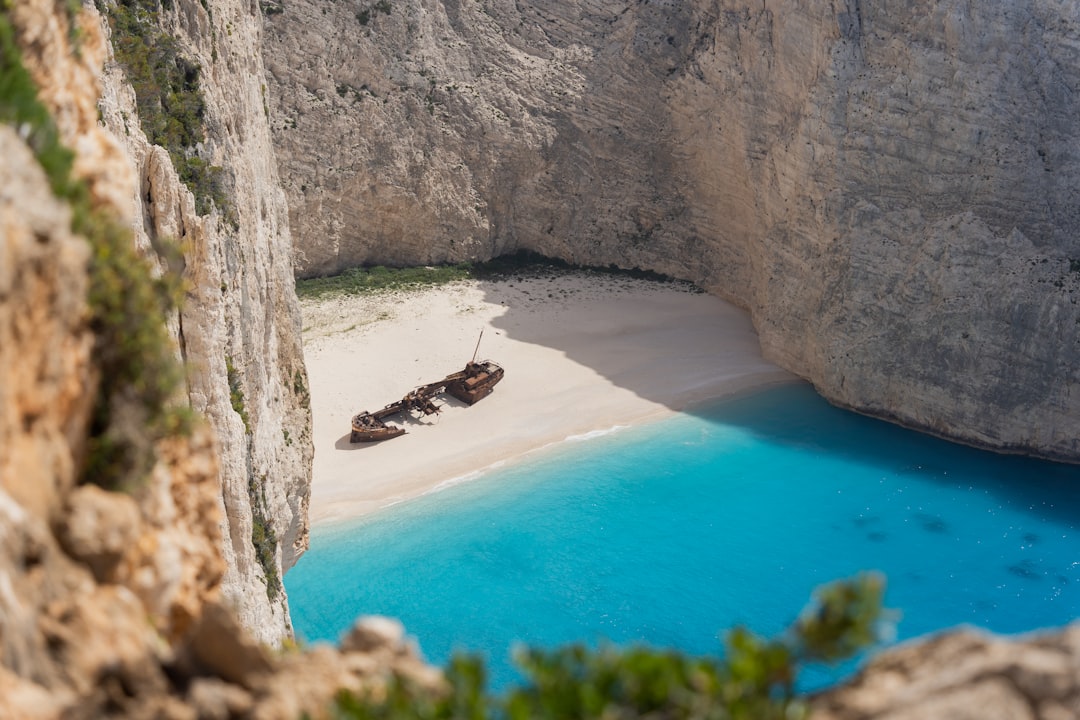 Spiaggia di Navagio - Una delle più belle spiagge del mondo - Elation 290 91 | Secret World Trip Planner