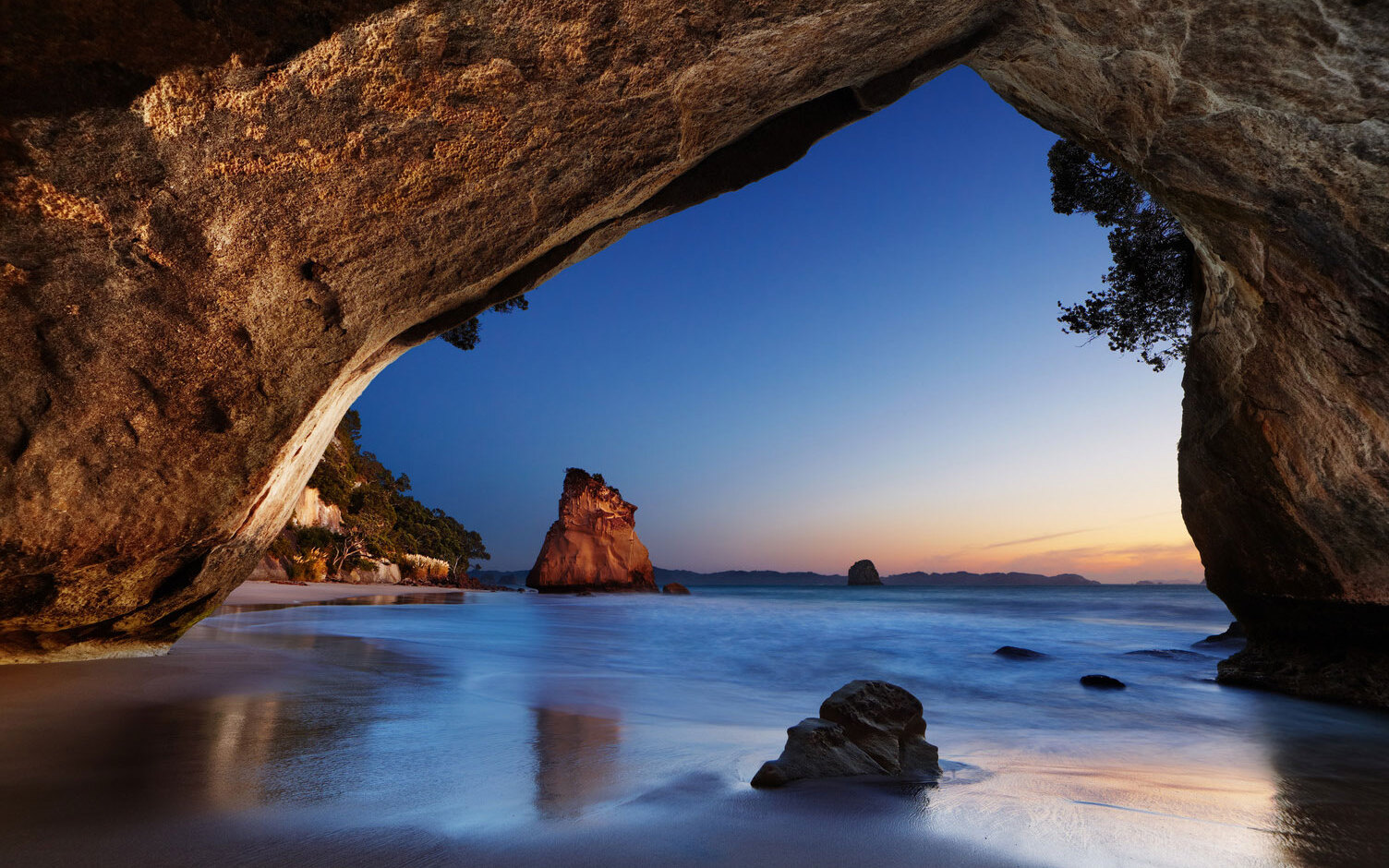 Cattedrale Cove: Il posto più suggestivo della Nuova Zelanda — Cathedral Cove