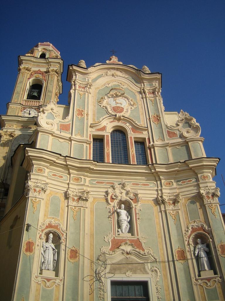 Cervo: simbahan ng San Giovanni Battista - Cervo | Secret World Trip Planner