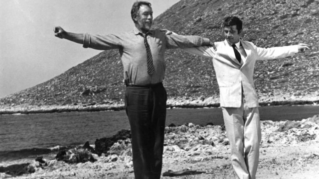 Les véritables origines de Zorba : Découvrir l'homme qui a inspiré un classique de la littérature - Maina | Secret World Trip Planner