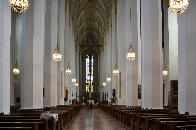 సెయింట్ మేరీ కేథడ్రల్ - München | Secret World Trip Planner