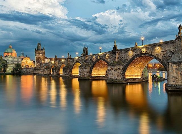 पोन्टे कार्लो (कार्लुभ अधिकांश) - Praga | Secret World Trip Planner