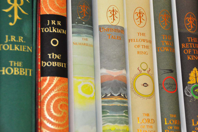 J.R.R. Tolkien samling - Milwaukee | Secret World Trip Planner