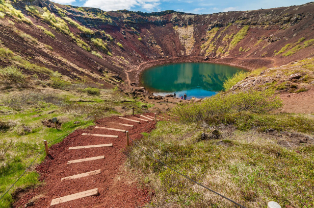 Kratersjön Kerid, Island: En symfoni av färger och geologiska underverk - Klausturholar | Secret World Trip Planner