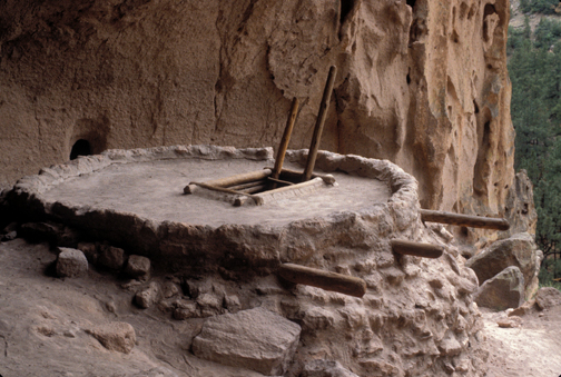 အမျိုးသားအထိမ်းအမှတ်အဆောက်အဦး - Los Alamos | Secret World Trip Planner