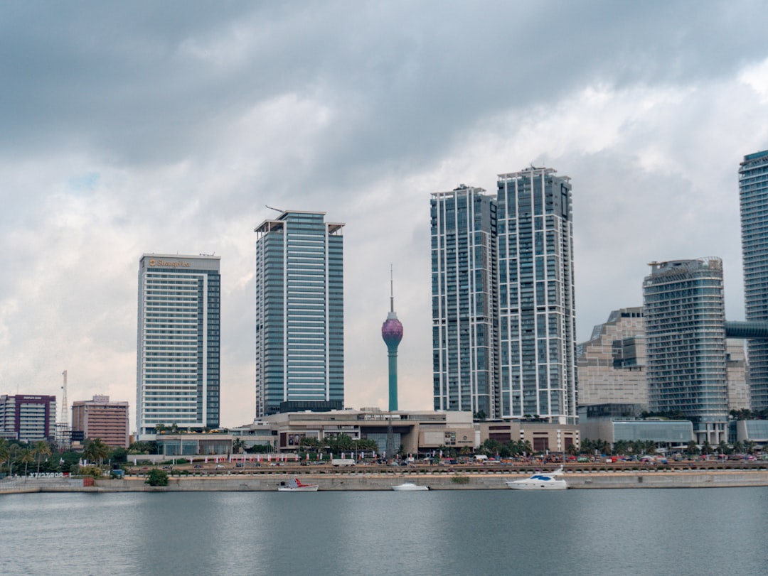 Lotus Tower : La torre più alta dell'Asia meridionale - Secret World - Colombo | Secret World Trip Planner