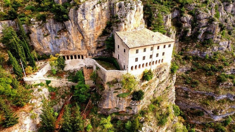 Eremo di sant'onofrio al morrone - Palma Campania | Secret World Trip Planner
