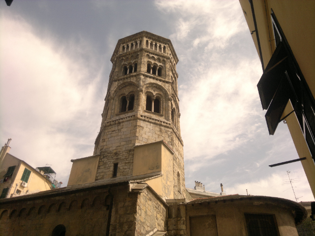 Torre de la iglesia de San Donato - Genova | Secret World Trip Planner