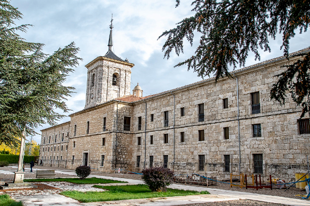 Mosteiro de San Isidro de Dueñas - Dueñas | Secret World Trip Planner