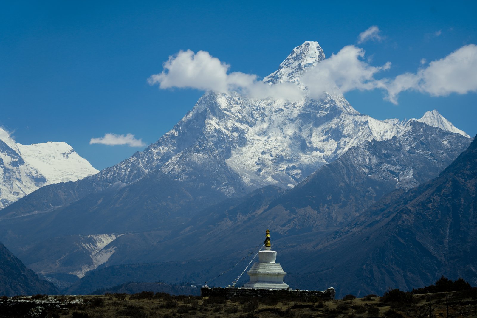 Love Dablam, der heilige Berg des Himalaya - Khumjung | Secret World Trip Planner