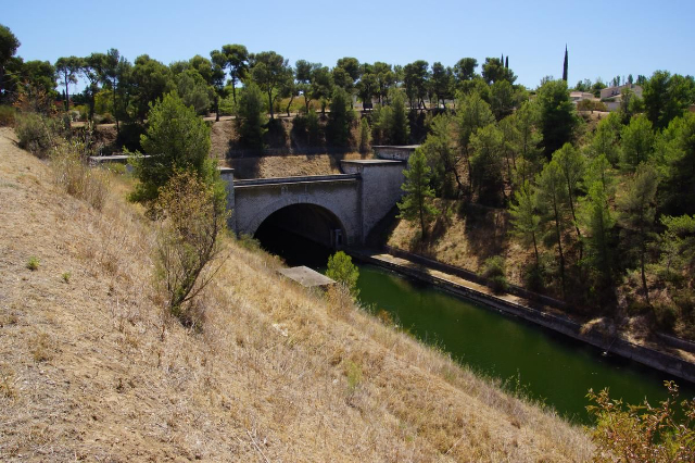 Rove-tunnel - Le Rove | Secret World Trip Planner