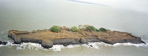 Underi Fort and its sister fort Khanderi - Thal | Secret World Trip Planner